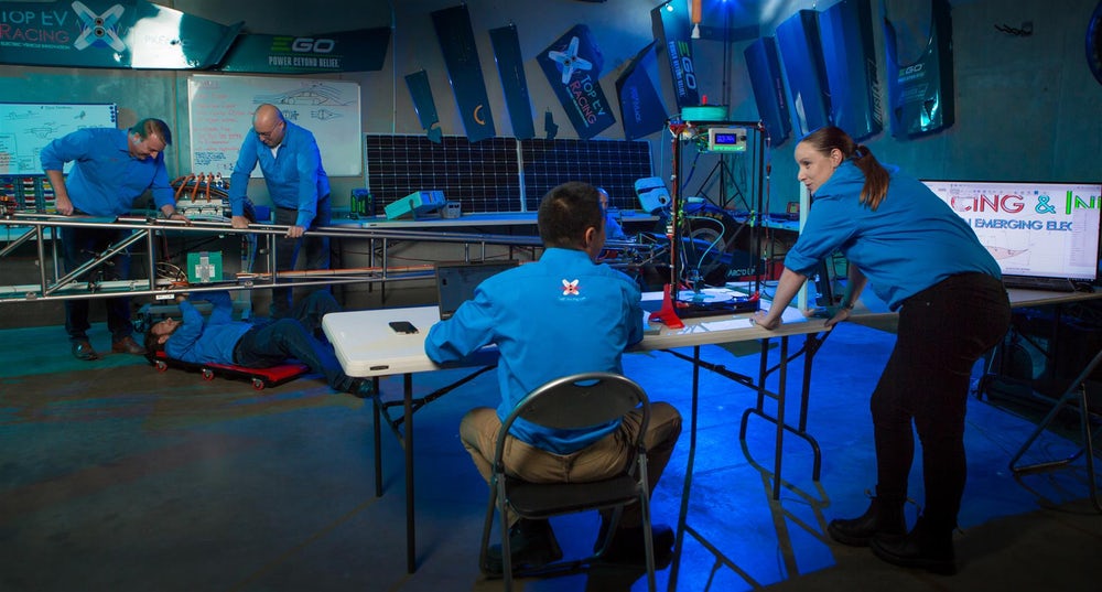 TOP EV RACING 除了自行研發,也向外尋求技術合作,例如車架材料就與法國飛機製造商AIRBUS 結盟