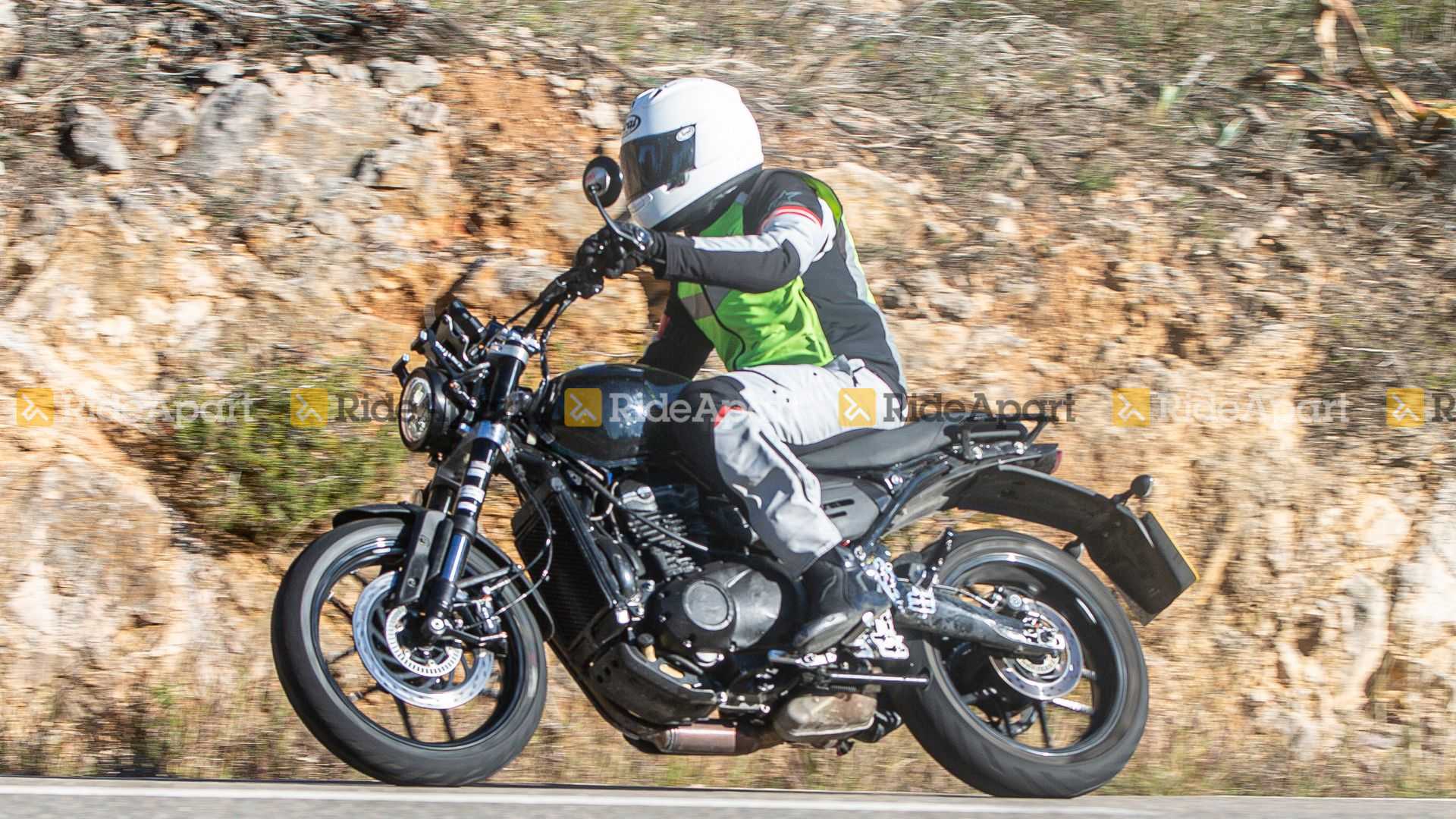 謠傳多年的TRIUMPH小排量車款終於曝光實車間諜照,共有兩種車型被捕捉