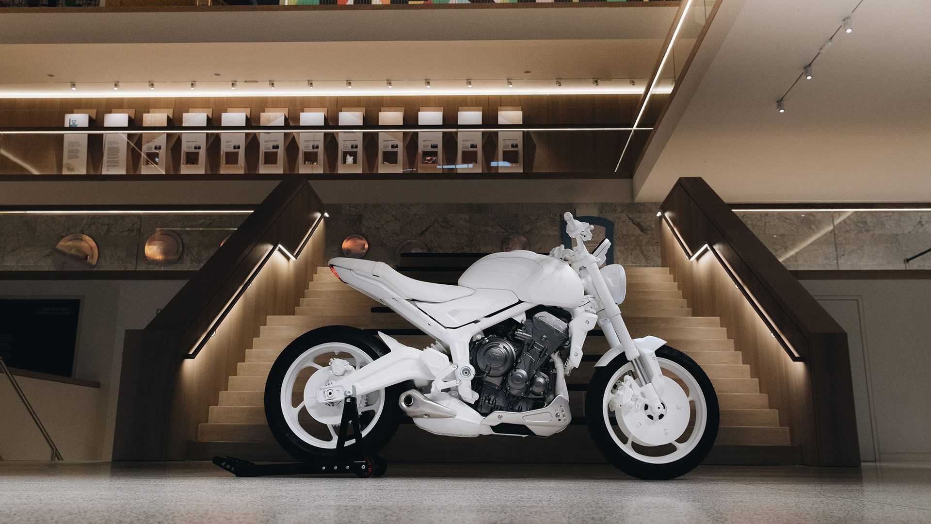 車身線條圓潤中帶有性能戰鬥