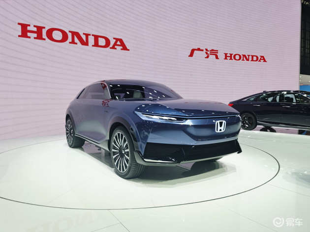 SUV e:concept車頭充滿侵略感,整體外型也非常流線