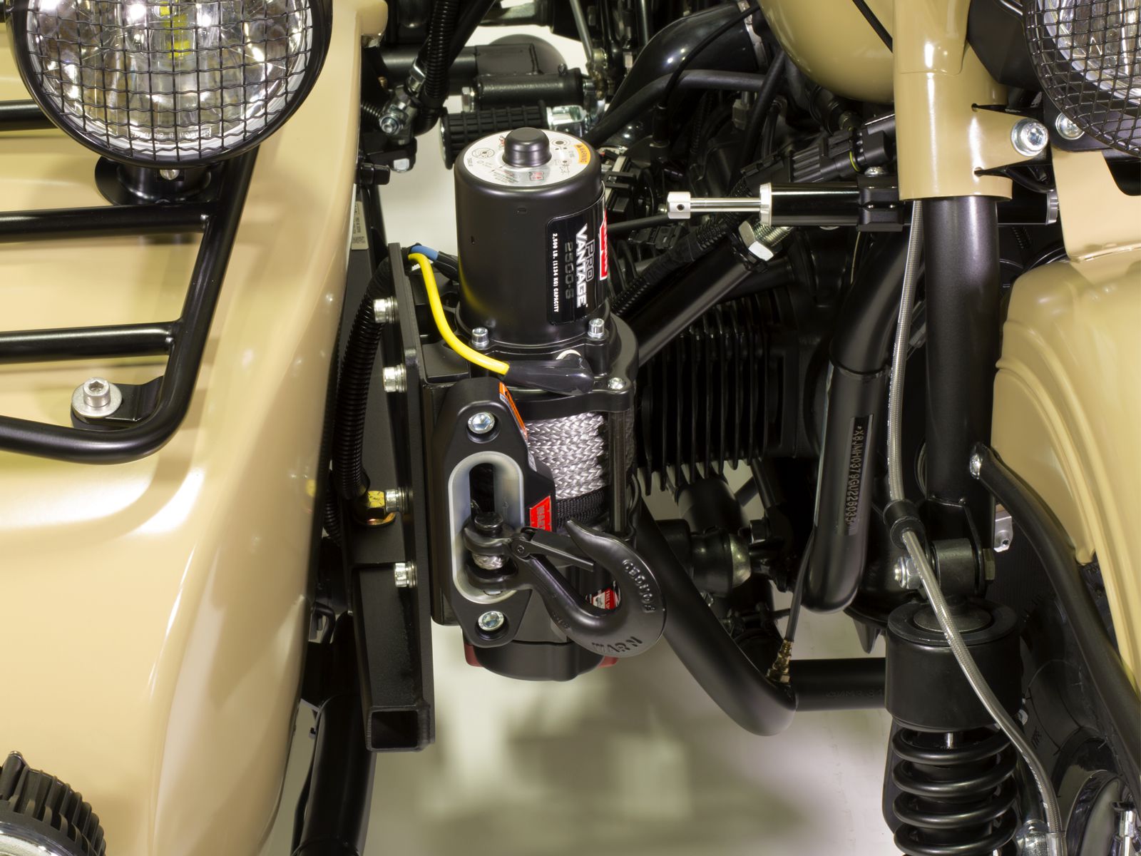 電動挑盤為選配,適合橫越沙漠或荒原使用