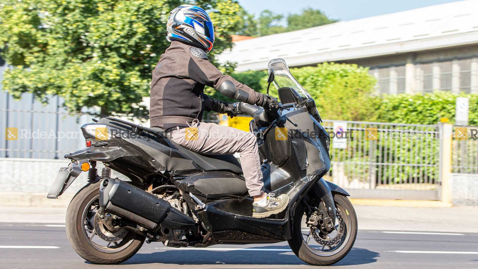 五年未改款的XMAX300也在近期於歐洲被外媒捕獲偽裝測試車(圖片取自Rideapart)