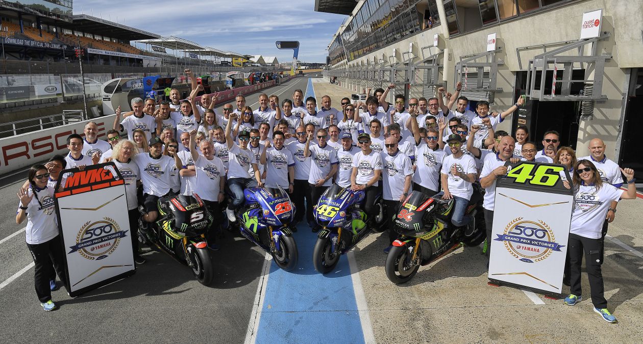 Vinales 的這場勝利,同時也是YAMAHA 參加GP 以來的第五百場勝利,這樣的里程碑無論對哪一間車廠來說都相當不容易