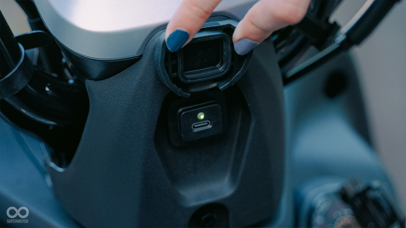 充電孔升級USB-C，使用更便利