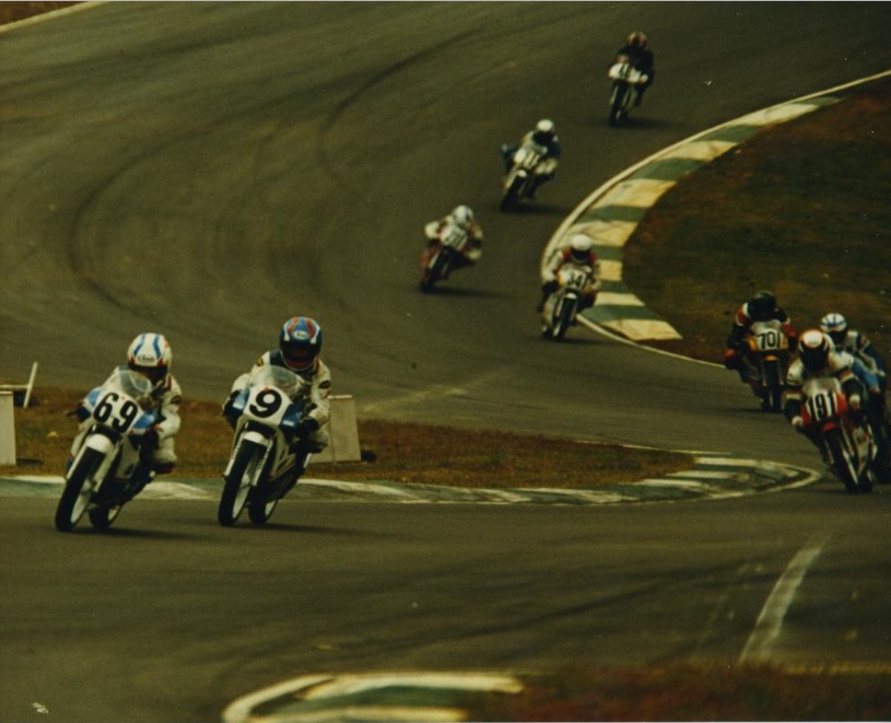 69號及9號為越級比賽的Nicky和Tommy,注意右方對手的體型明顯大上不少    Photo:nickyhayden.com