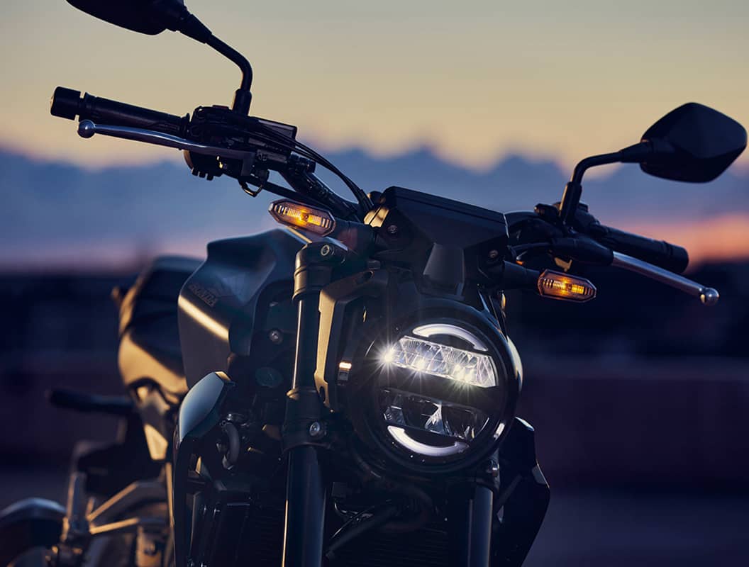 CB300R也配有IMU慣性量測單元