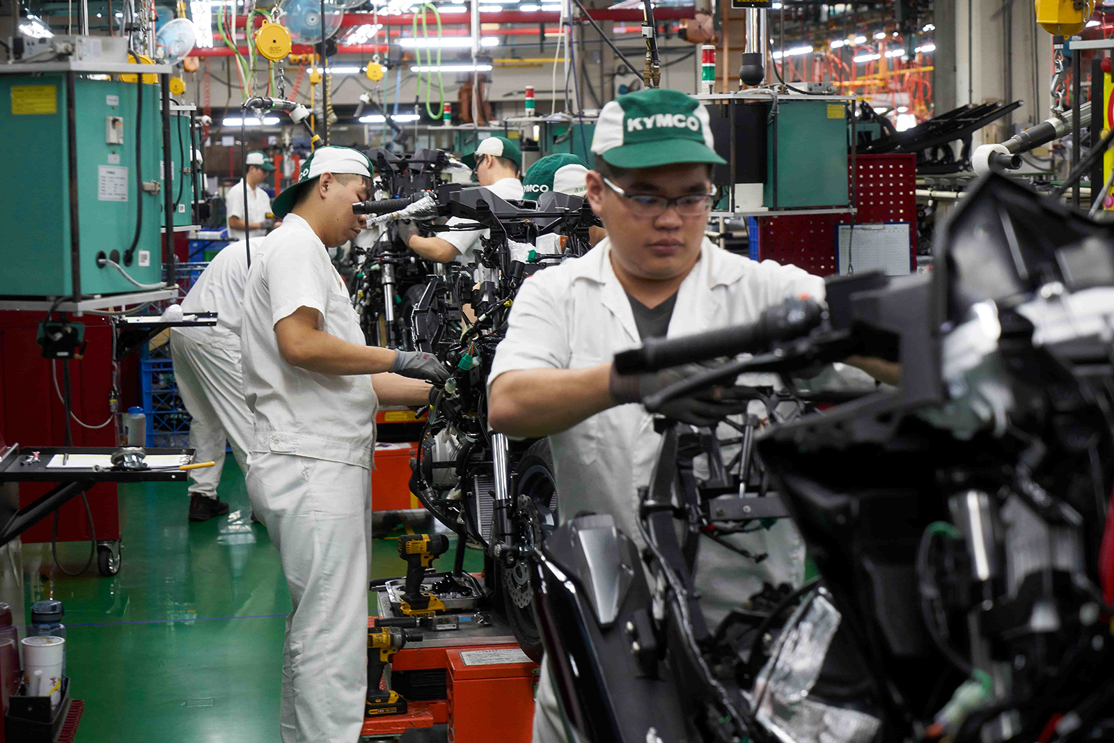 各車廠庫存急速下降，消費者已經很難在通路看到展示車，KYMCO日夜生產，全力讓消費者順利領取補助。 