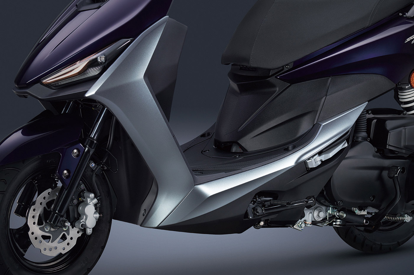 質感造形側條,雙色側條立體動感、更顯獨特風采