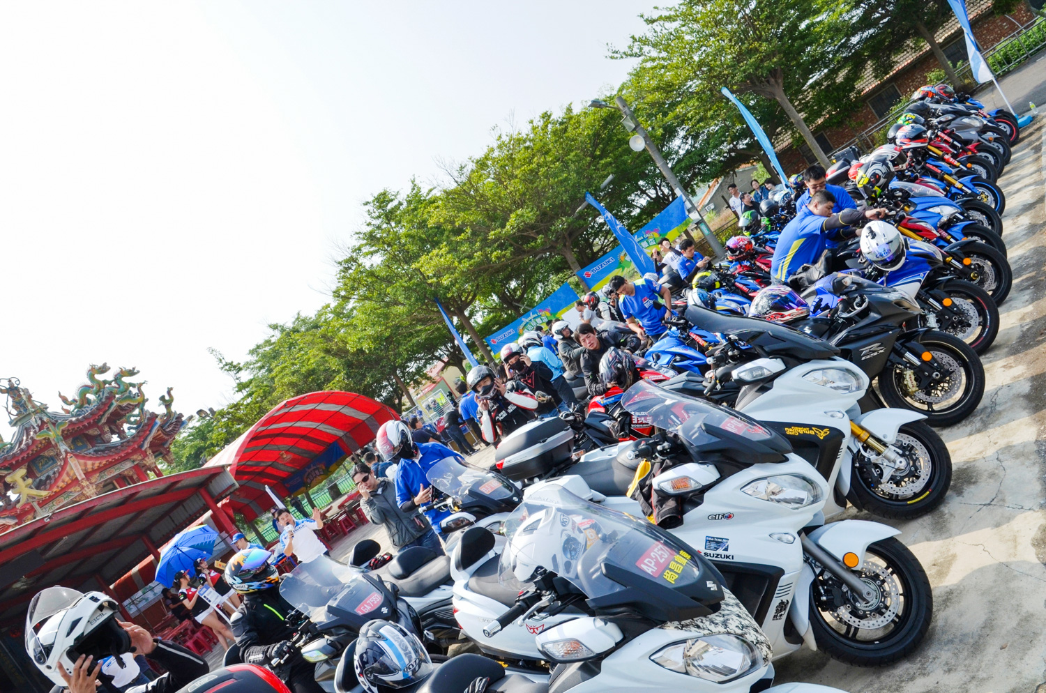 現場超過百台的重型機車車主熱情參與本次活動